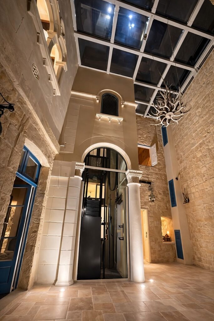 6a12d7d2 4b4b 43f5 8b87 00099aa8c1a9 683x1024